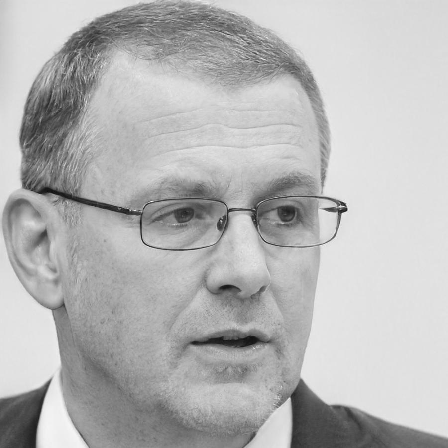 Преподаватель инвестиционного анализа Виктор