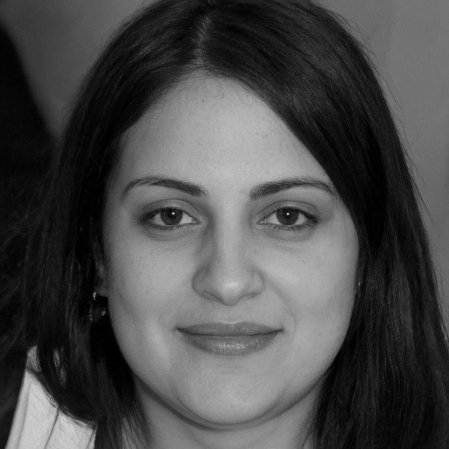 Преподаватель анализа стартапов Елена